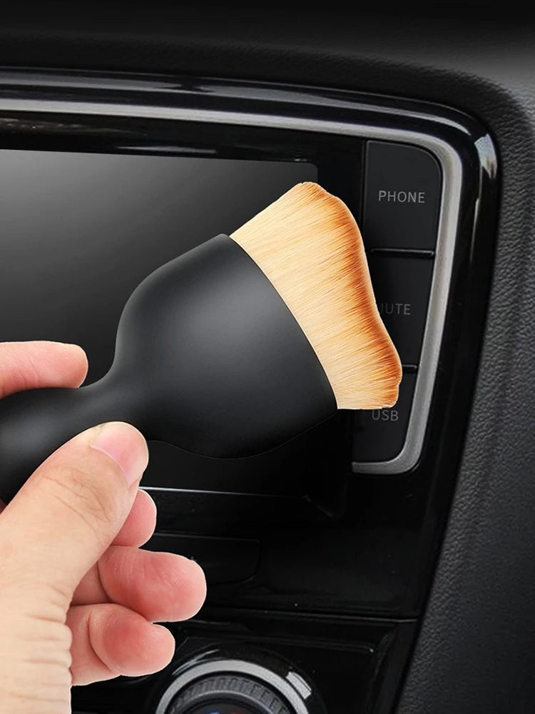 Car Crevice Dust Brush Soft Cleaning Brush For BMW X1 X3 X5 X4 X6 G05 G30 G20 E46 E90 E60 F10 F30 Car Interior Accessories