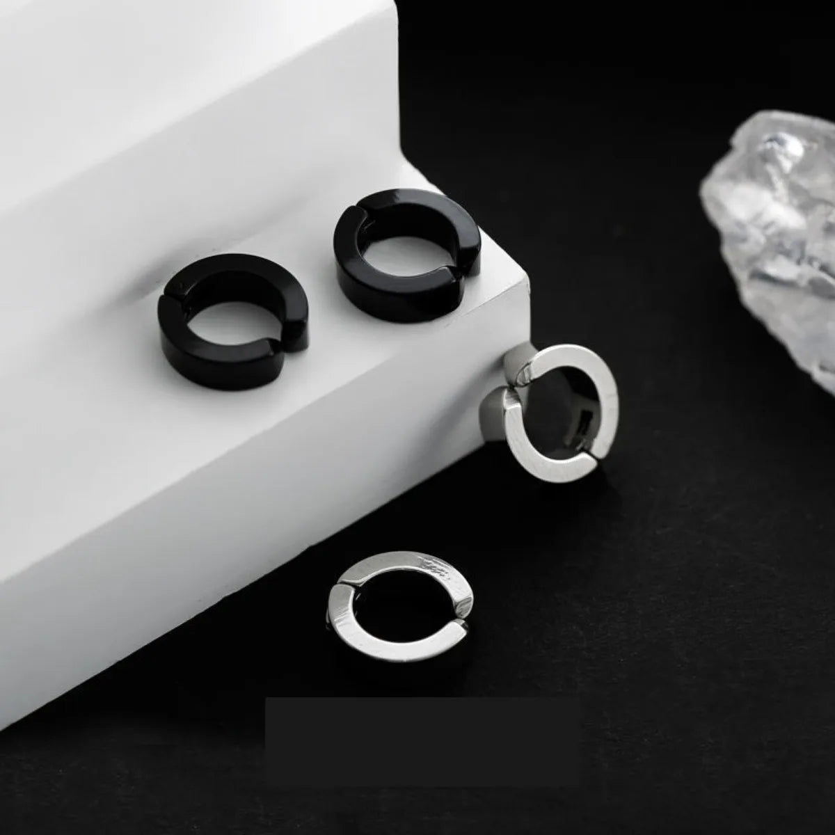 2pc Ear Clips Earrings Without Ear Holes Black Silvery Stainless Steel Buckle Simple Trend Men Women and Fashion Couple Gifts