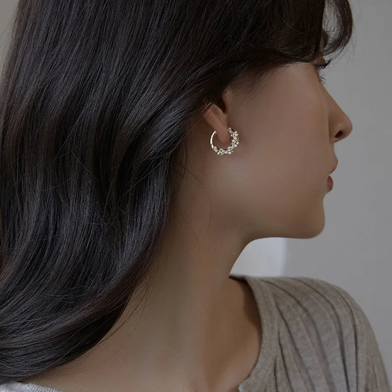 C Shaped Wrapped Pearl Earrings Simple and Versatile Elegant and Elegant Style Earrings