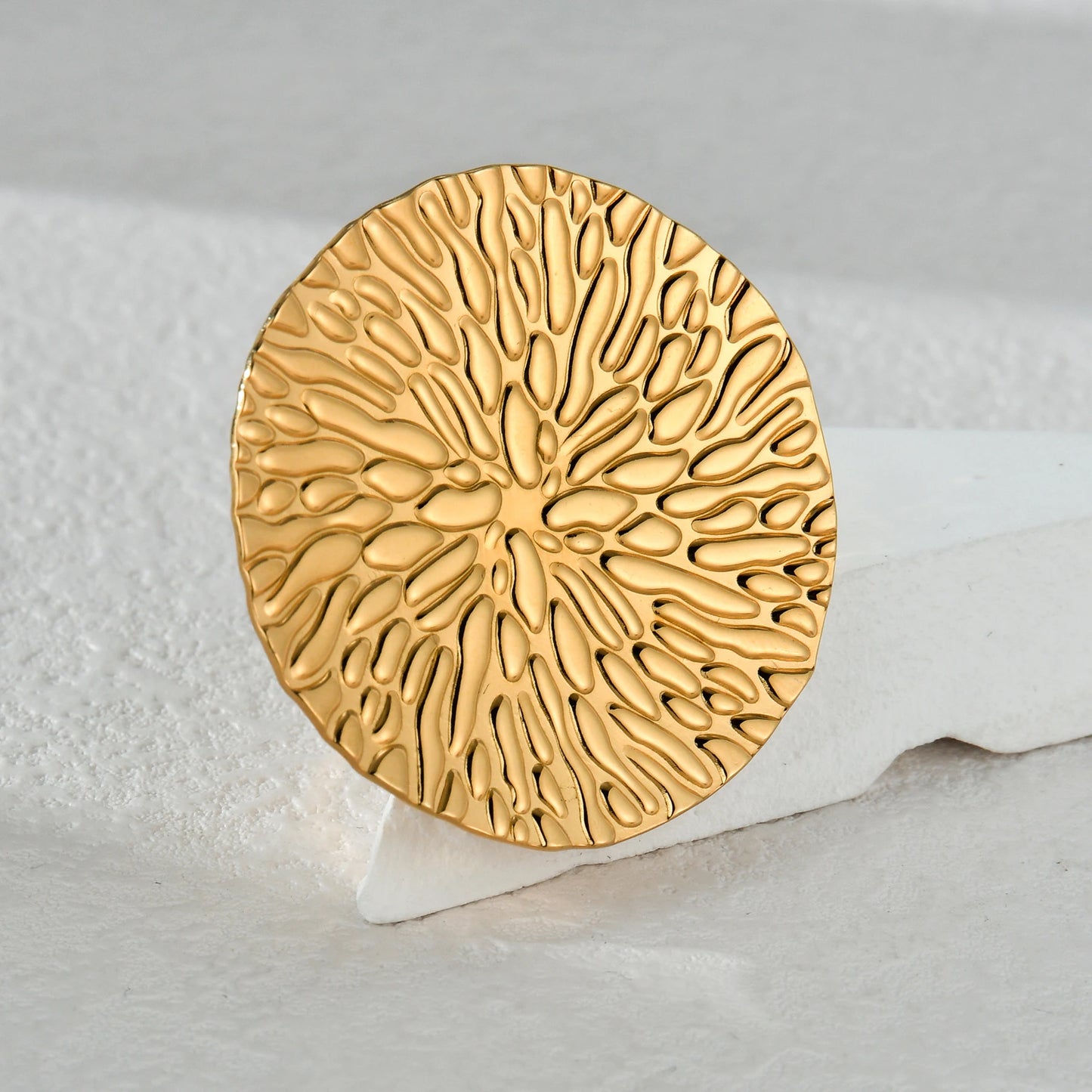 2024New Trendy 18K Gold-plated Flowers Ring For Women Stylish Vintage Stainless Steel Waterproof Jewelry Temperament Party Gifts