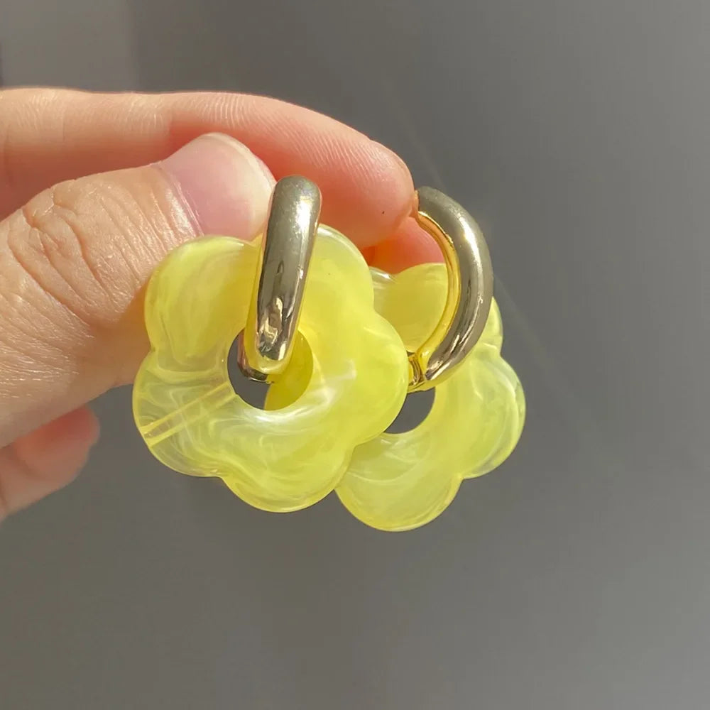 Colorful Flower Resin Acrylic Charms Earring Gold Color Circle Ear Buckle Hoop Earrings Fashion Jewelry for Women