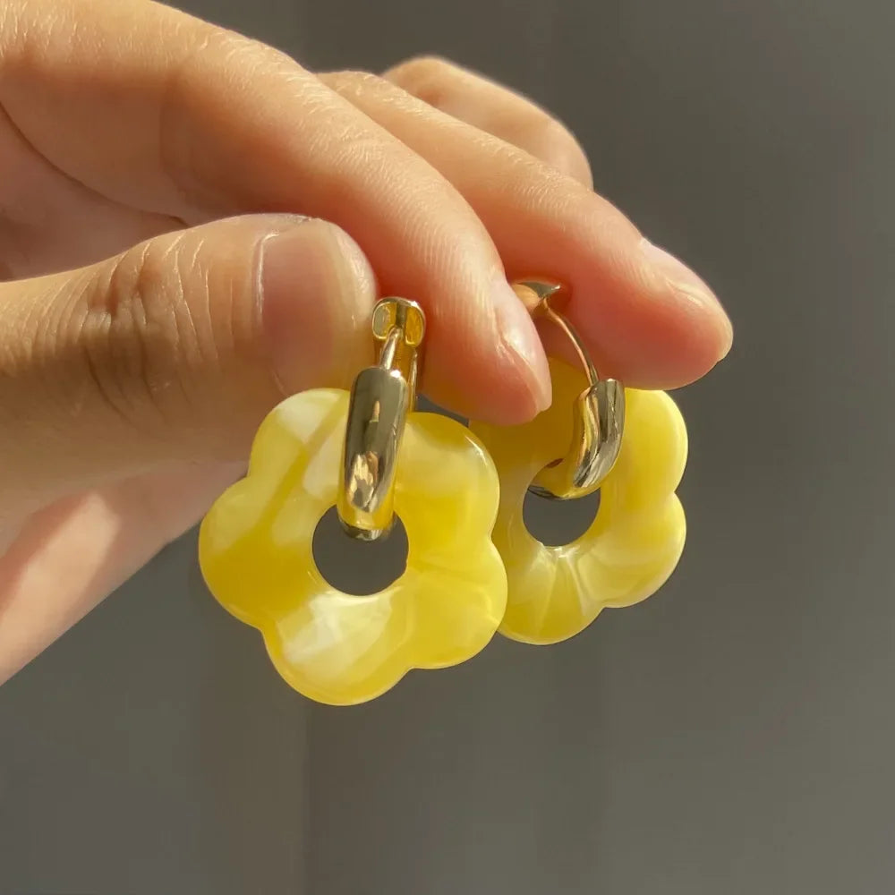 Colorful Flower Resin Acrylic Charms Earring Gold Color Circle Ear Buckle Hoop Earrings Fashion Jewelry for Women